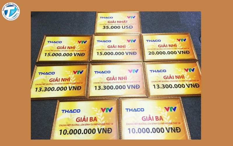 Bảng trao thưởng giữ vai trò trung tâm, thể hiện sự chuyên nghiệp của đơn vị tổ chức